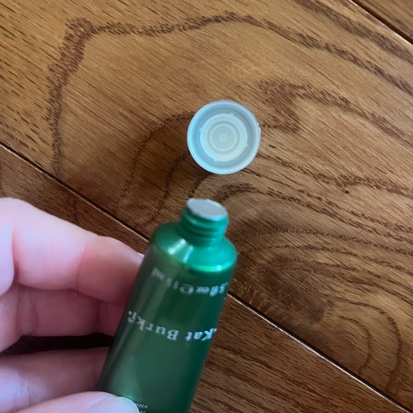 KAT BURKI Dual Exfoliating Clay Mask 15ml - Picture 2 of 3